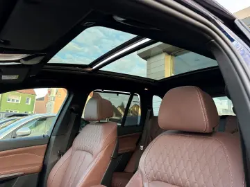BMW X5 xDrive40d M SPORT PANO KLIMASITZE LASER HUD