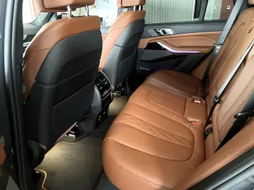 BMW X5 40xd Sportpaket Iconicglow Akustik-Komfort