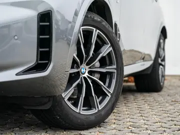 BMW X5 xDrive40d M-Sport AHK ACC PANO Sitzlüft 360
