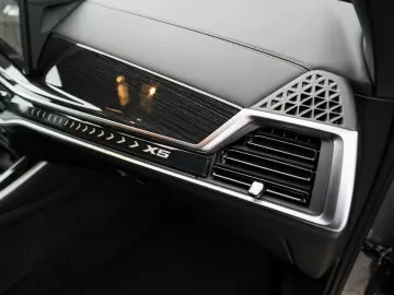 BMW X5 xDrive40d M-Sport AHK ACC PANO Sitzlüft 360