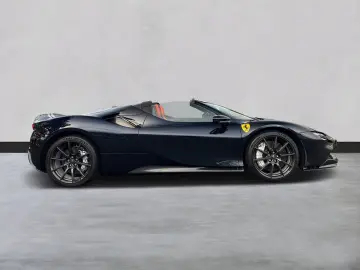 FERRARI SF90 Spider  Embleme Navi PDC Klima Leder