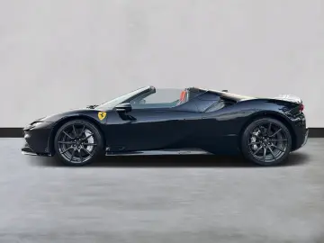 FERRARI SF90 Spider  Embleme Navi PDC Klima Leder
