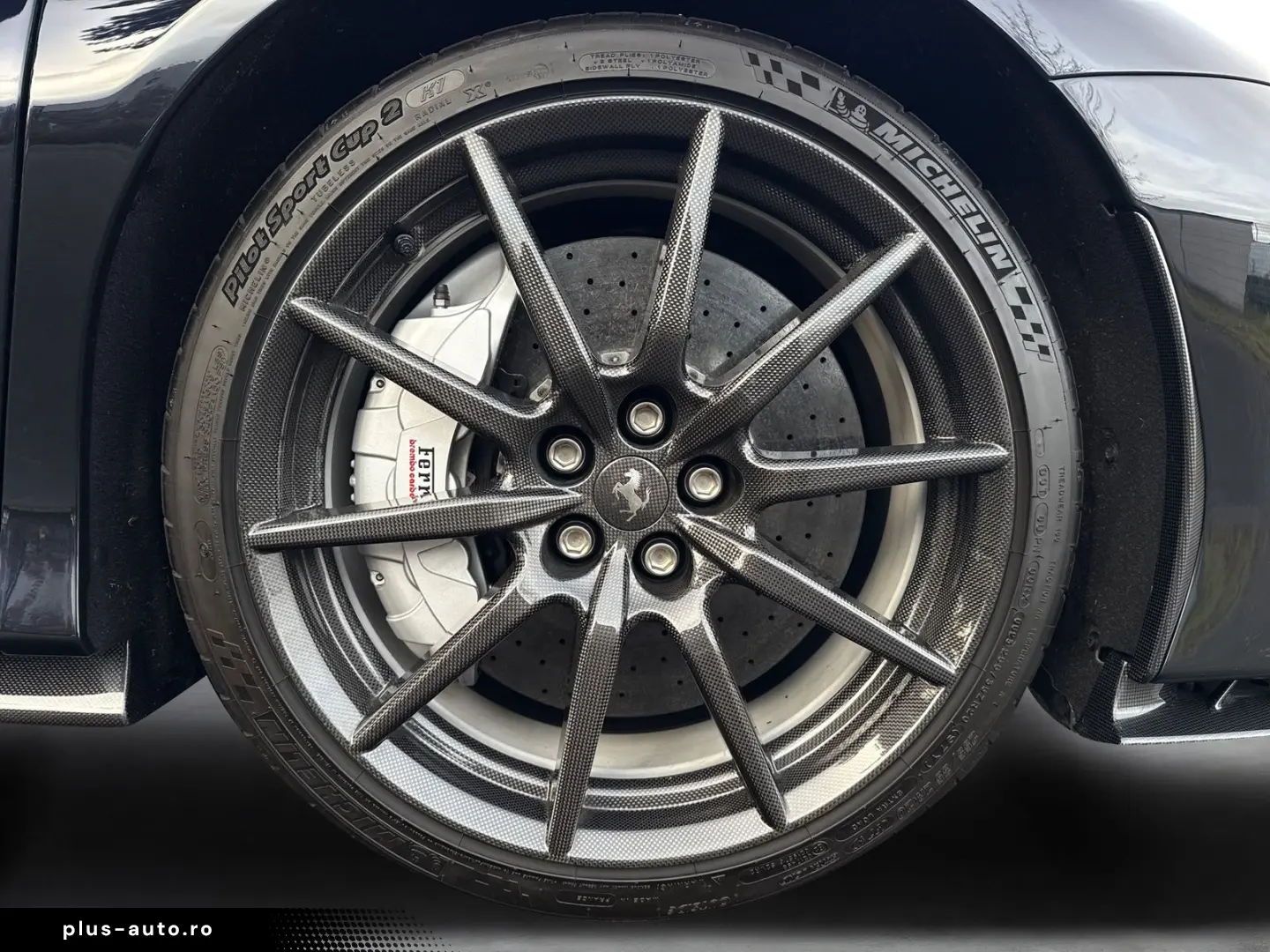 FERRARI SF90 Spider  Embleme Navi PDC Klima Leder