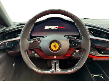 FERRARI SF90 Spider  Embleme Navi PDC Klima Leder