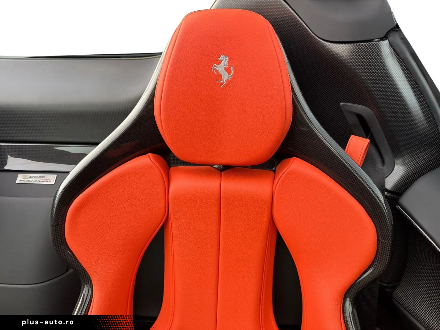 FERRARI SF90 Spider  Embleme Navi PDC Klima Leder