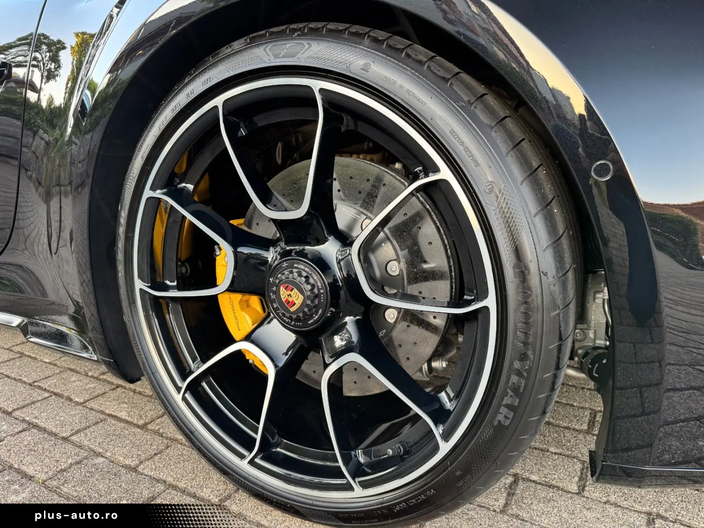 PORSCHE 911 Turbo S  Sport-Design-Paket  remote park ass