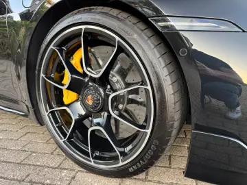 PORSCHE 911 Turbo S  Sport-Design-Paket  remote park ass