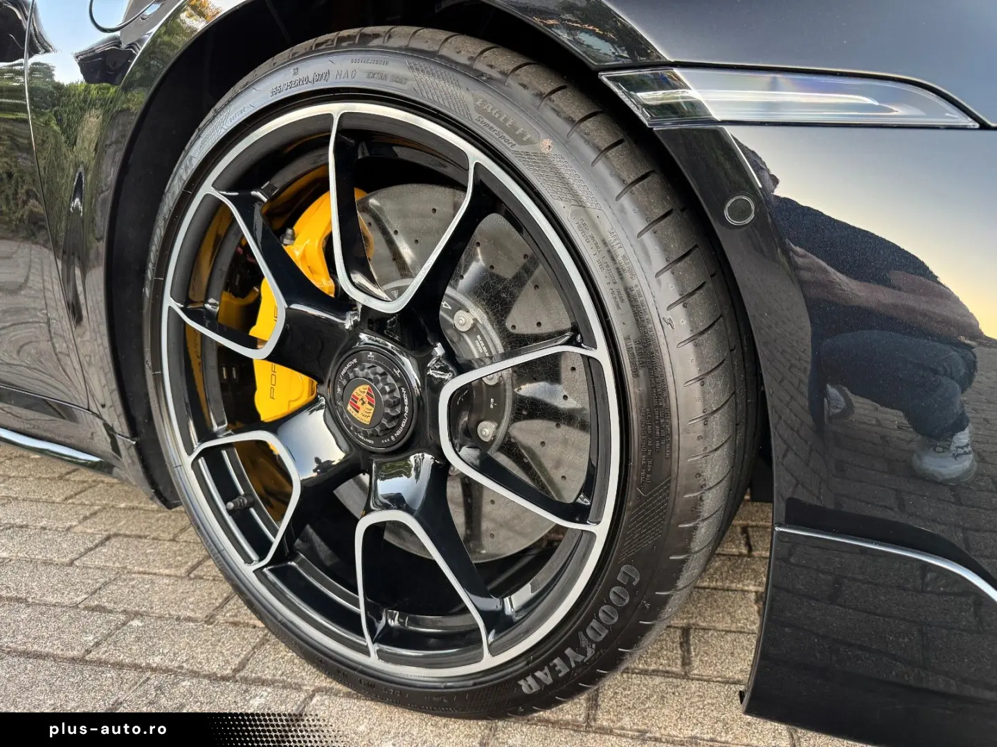 PORSCHE 911 Turbo S  Sport-Design-Paket  remote park ass