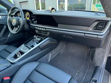 PORSCHE 911 Turbo S  Sport-Design-Paket  remote park ass