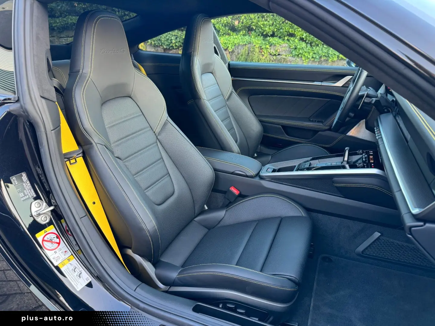 PORSCHE 911 Turbo S  Sport-Design-Paket  remote park ass