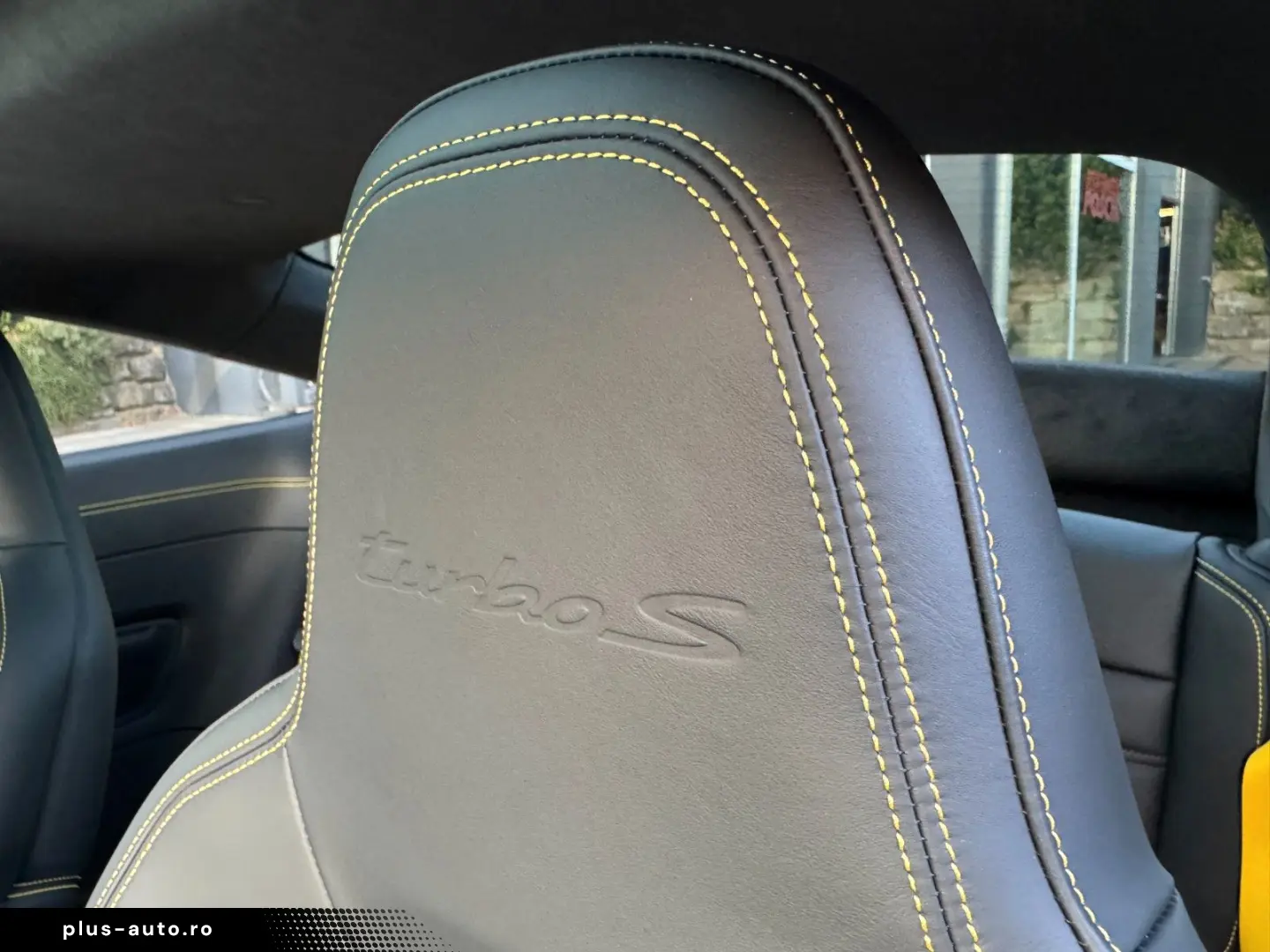 PORSCHE 911 Turbo S  Sport-Design-Paket  remote park ass