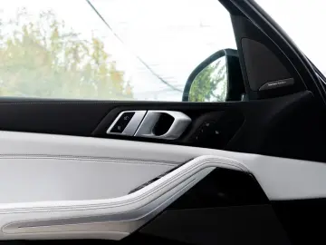BMW X5 40d M SPORT.LUFTF.SOFTC.DR.ASS.360.AHK.3STÜCK