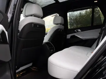 BMW X5 40d M SPORT.LUFTF.SOFTC.DR.ASS.360.AHK.3STÜCK