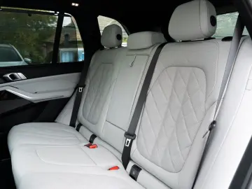 BMW X5 40d M SPORT.LUFTF.SOFTC.DR.ASS.360.AHK.3STÜCK