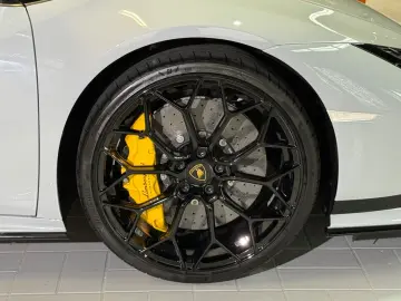LAMBORGHINI Huracán Tecnica KERAMIK~LIFT~KAMERA~CARBON~