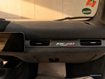 MASERATI MC20