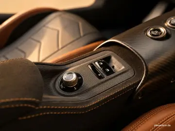 MASERATI MC20