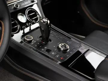 BENTLEY GT V8 Hybrid Mulliner 1st Edi Black B&O Head-Up