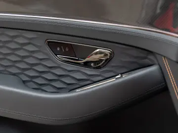 BENTLEY GT V8 Hybrid Mulliner 1st Edi Black B&O Head-Up
