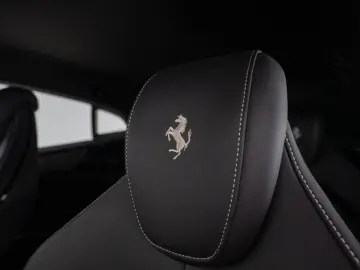 FERRARI Purosangue