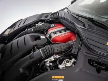 FERRARI Purosangue