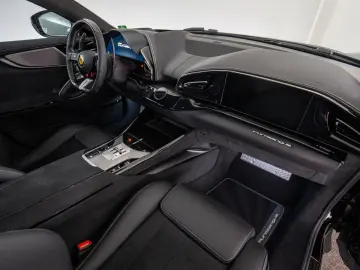 FERRARI Purosangue