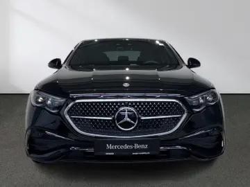 Mercedes-Benz E 220 d AMG Night Distronic Burmester 360