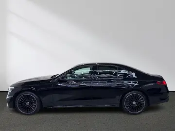 Mercedes-Benz E 220 d AMG Night Distronic Burmester 360
