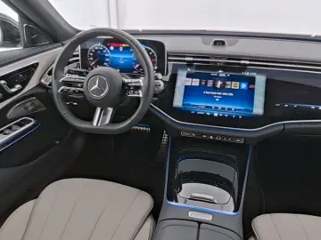 MERCEDES-BENZ E 220 d AMG-Plus Superscreen AHK MEMORY 20