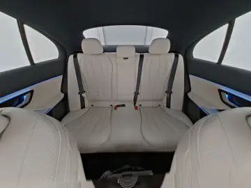 MERCEDES-BENZ E 220 d AMG-Plus Superscreen AHK MEMORY 20