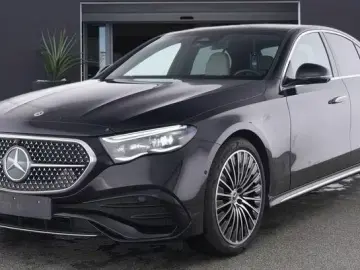 MERCEDES-BENZ E 220 d AMG-Plus Superscreen AHK MEMORY 20