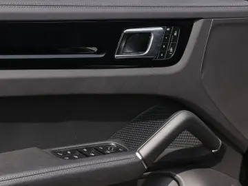 PORSCHE Cayenne E-Hybrid Coupe Platinum Edition Head-Up