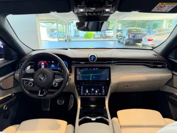 MASERATI Grecale Modena Panorama Head Up Sonus