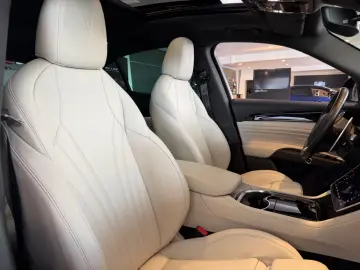 MASERATI Grecale Modena Panorama Head Up Sonus
