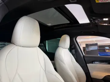 MASERATI Grecale Modena Panorama Head Up Sonus