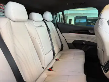 MASERATI Grecale Modena Panorama Head Up Sonus