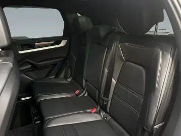 PORSCHE Cayenne E-Hybrid Pano. AHK Luftfed. 22  BOSE Inn