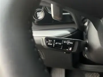 PORSCHE Cayenne E-Hybrid Pano. AHK Luftfed. 22  BOSE Inn