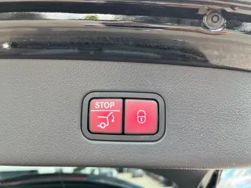 MERCEDES-BENZ GLC 300 d 4M AMG AHK DigL Stdhzg 360 TrBr FAP