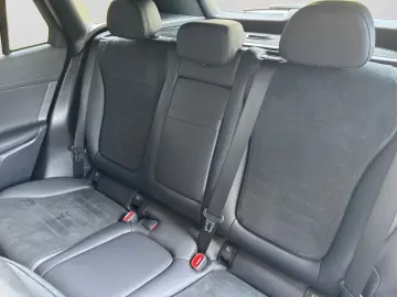 MERCEDES-BENZ GLC 200 4M AMG AHK DISTR MBUX SHZ DIGILI 360