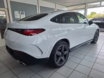 MERCEDES-BENZ GLC 220d AMG Coupe Pano Kamera Standh. AHK