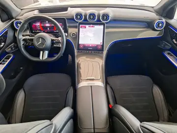 MERCEDES-BENZ GLC 220d AMG Coupe Pano Kamera Standh. AHK