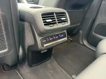 MERCEDES-BENZ GLE 400 d 4M AMG NIGHT AIRMATIC AHK PA…