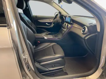 MERCEDES-BENZ GLC 200 4M Exclusive Night Wide Distro…