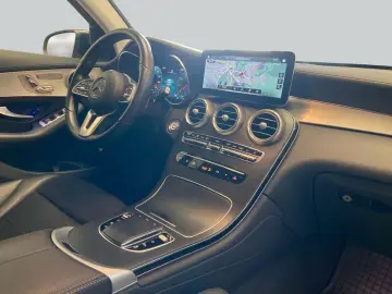 MERCEDES-BENZ GLC 200 4M Exclusive Night Wide Distro…