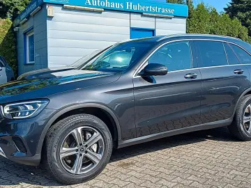 MERCEDES-BENZ GLC 300e 4Matic-Klimaaut-Navi-360 -18 …