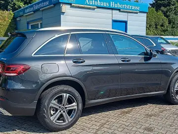 MERCEDES-BENZ GLC 300e 4Matic-Klimaaut-Navi-360 -18 …