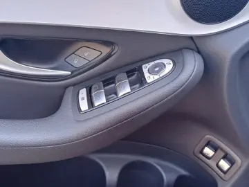 MERCEDES-BENZ GLC 300e 4Matic-Klimaaut-Navi-360 -18 …