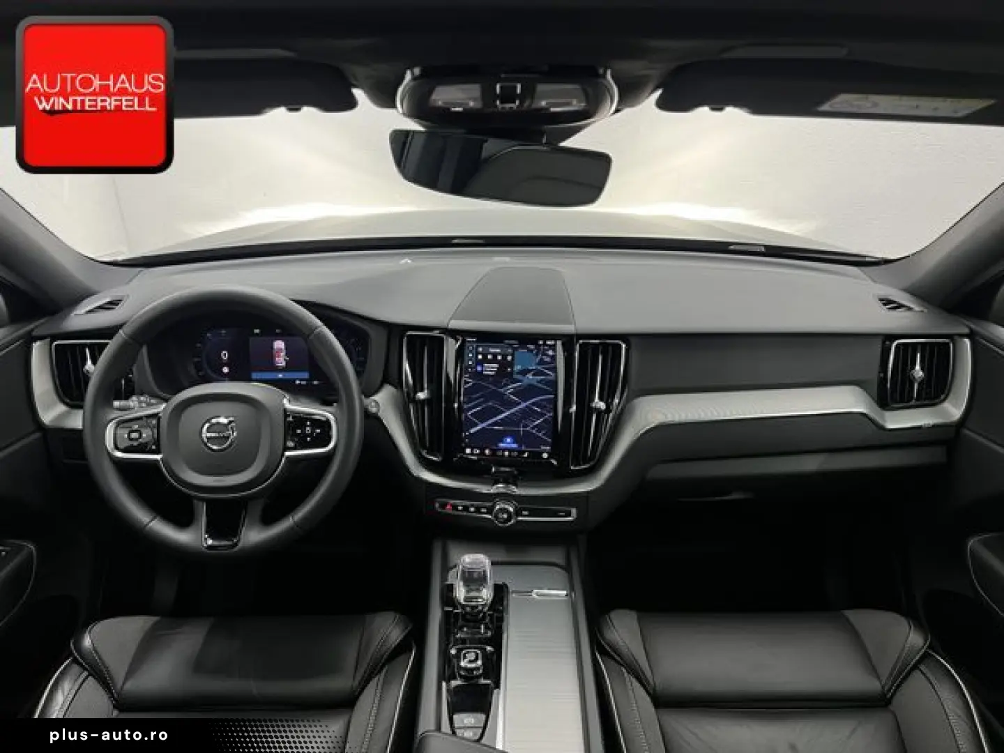 VOLVO XC60 B5 AWD PLUS DARK PANO GOOGLE MEMO KRISTALL