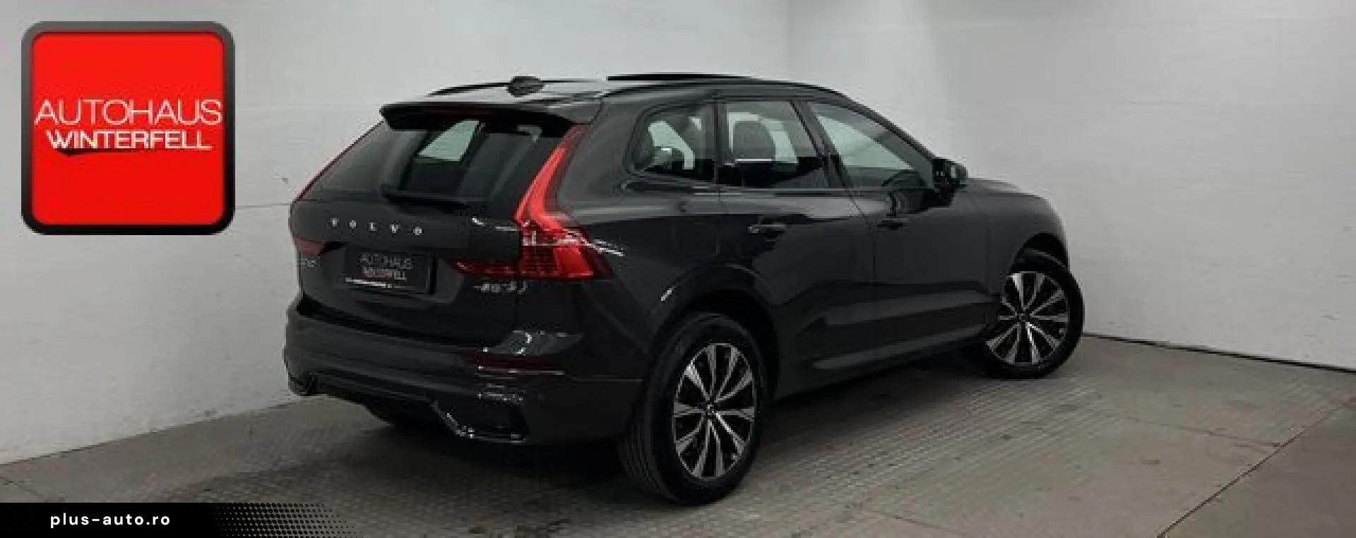 VOLVO XC60 B5 AWD PLUS DARK PANO GOOGLE MEMO KRISTALL